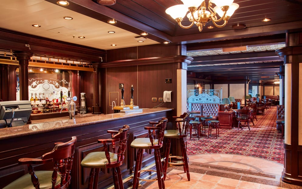 Cunard Line QV Golden Lion Pub.jpg